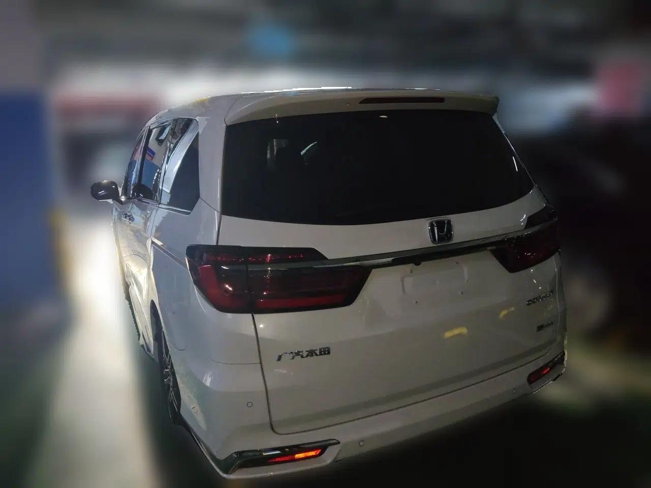 Honda Odyssey 2024 2.0L eHEV Sharp·Luxury Edition — миниатюра 4