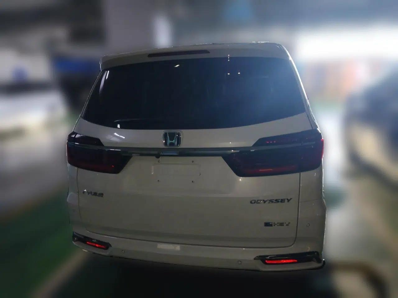 Honda Odyssey 2024 2.0L eHEV Sharp·Luxury Edition — миниатюра 5