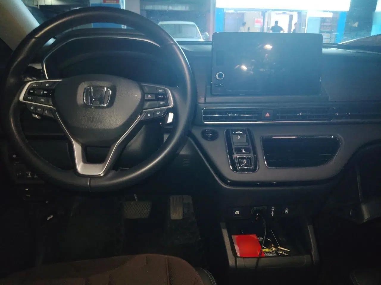 Honda Odyssey 2024 2.0L eHEV Sharp·Luxury Edition — миниатюра 9