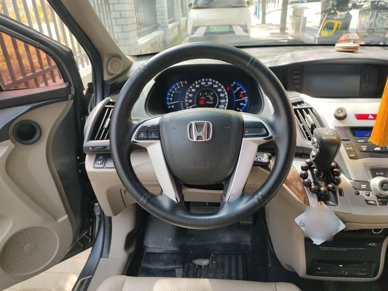 Honda Odyssey 2013 2.4L Comfort Edition — миниатюра 10