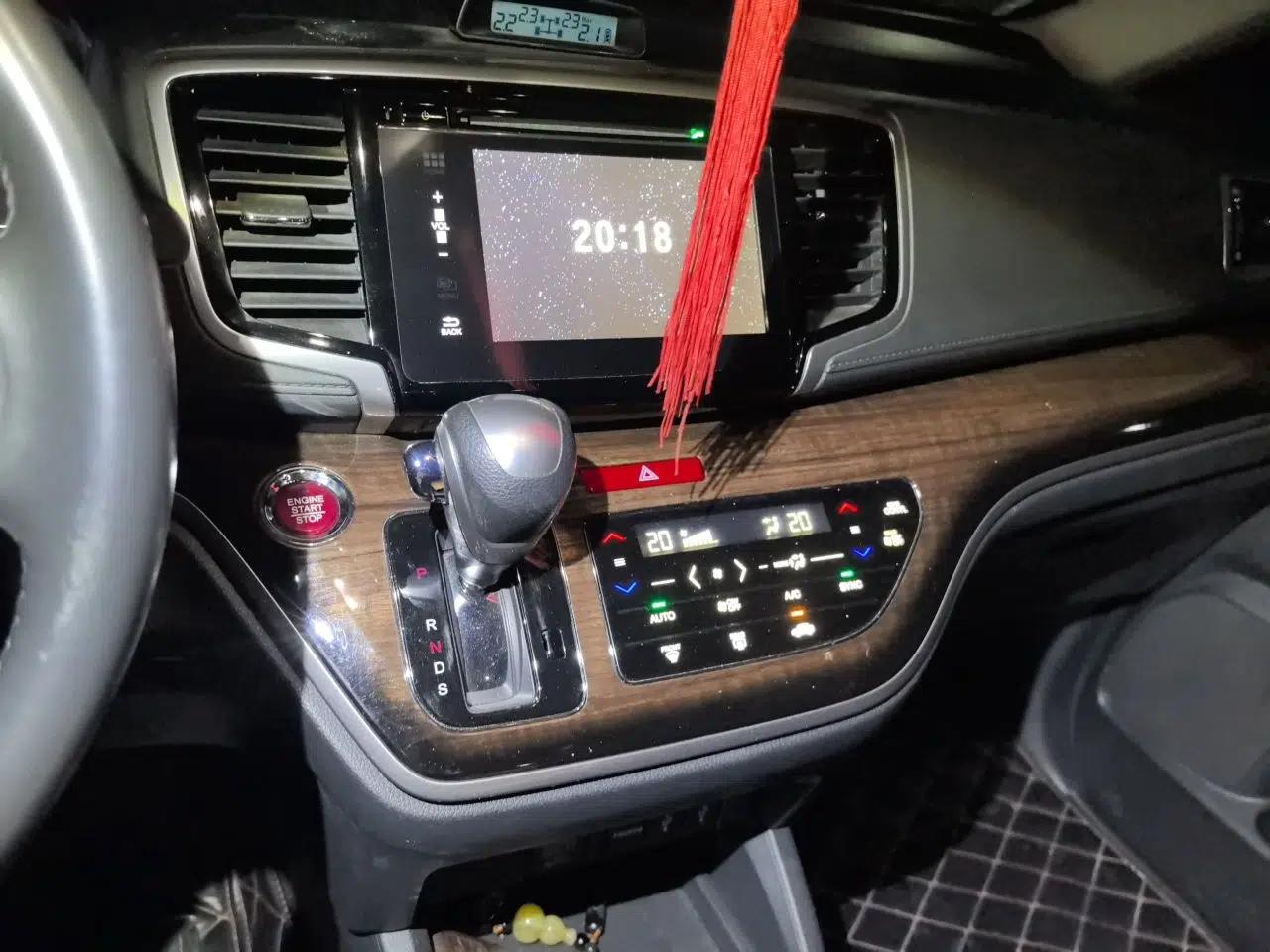 Honda Odyssey 2017 2.4L Smart Edition — миниатюра 13