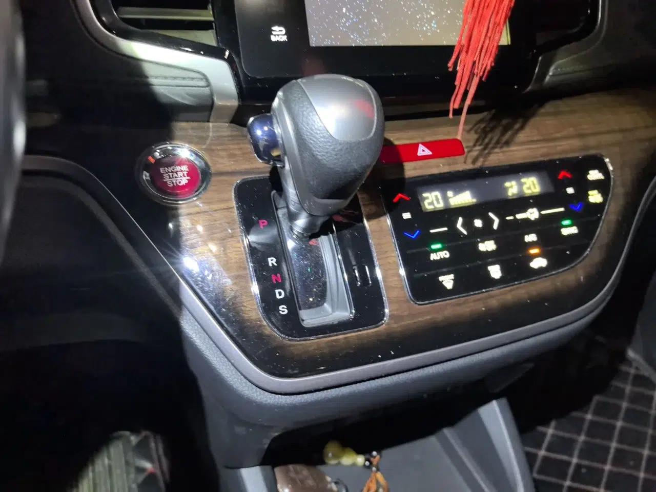 Honda Odyssey 2017 2.4L Smart Edition — миниатюра 14
