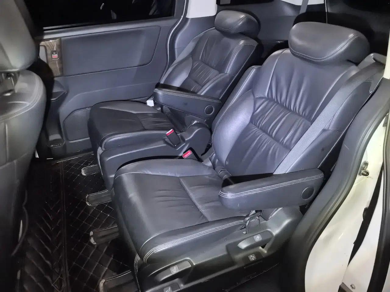 Honda Odyssey 2017 2.4L Smart Edition — миниатюра 17