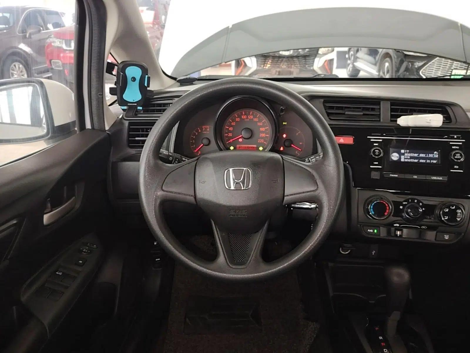 Honda Fit 2014 1.5L LX CVT Comfort Model — миниатюра 13