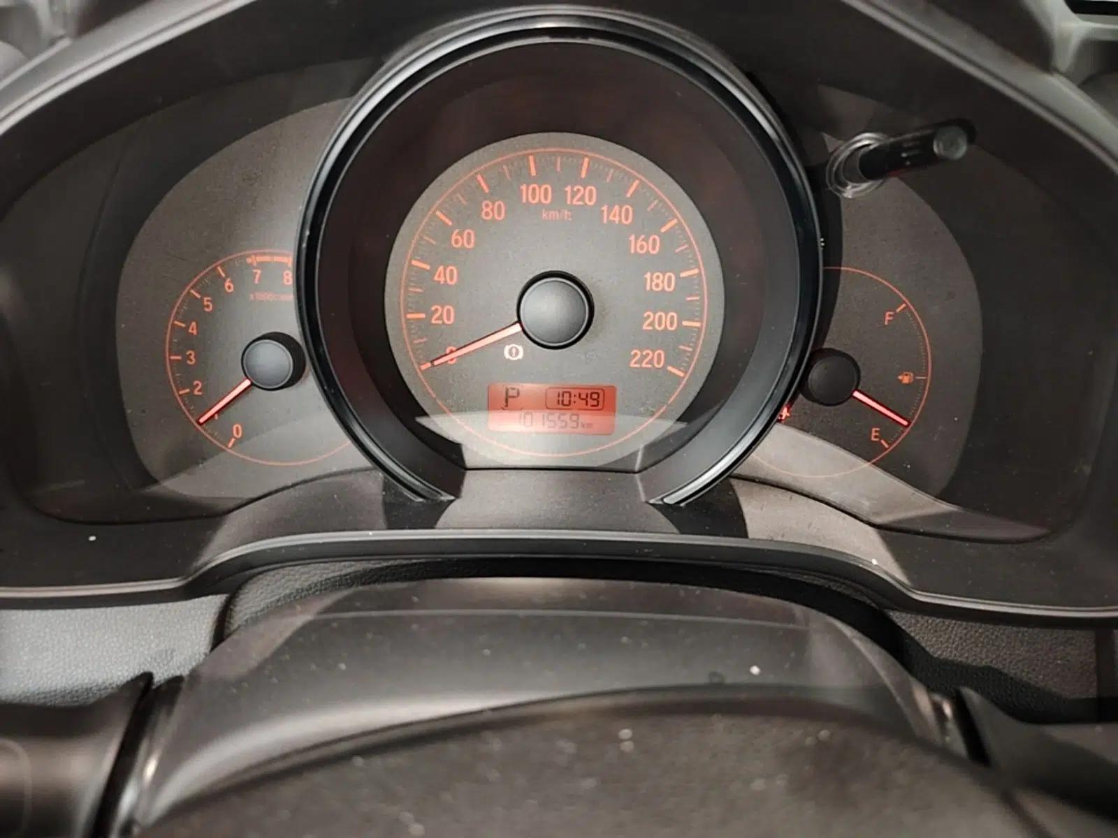 Honda Fit 2014 1.5L LX CVT Comfort Model — миниатюра 14