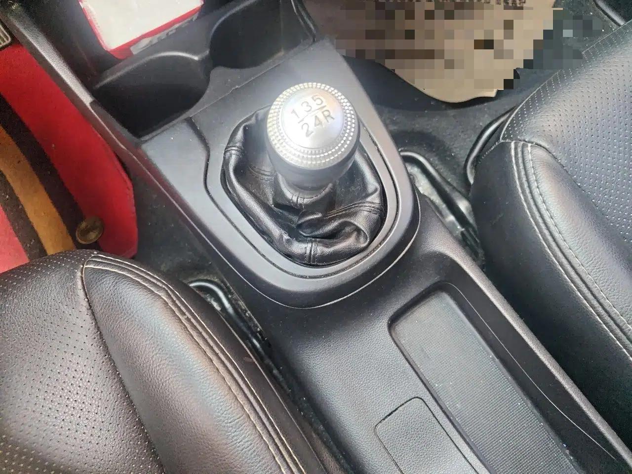 Honda Fit 2014 1.5L LX Manual Comfort Model — миниатюра 14
