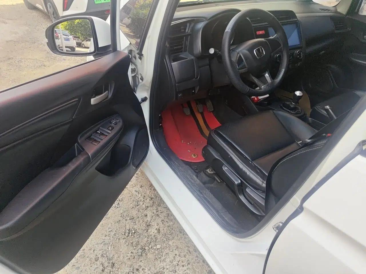Honda Fit 2014 1.5L LX Manual Comfort Model — миниатюра 16