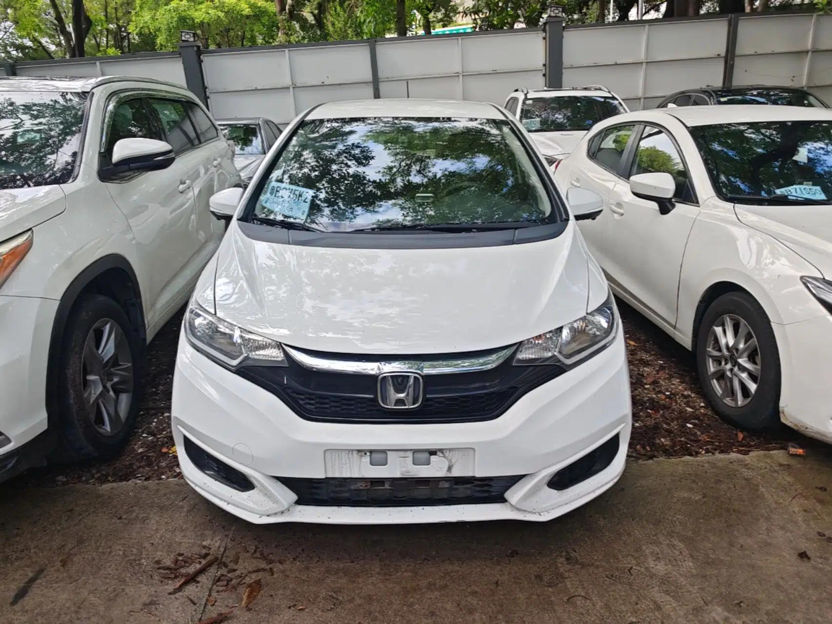 Honda Fit 2018 1.5L CVT Comfort Version — миниатюра 2