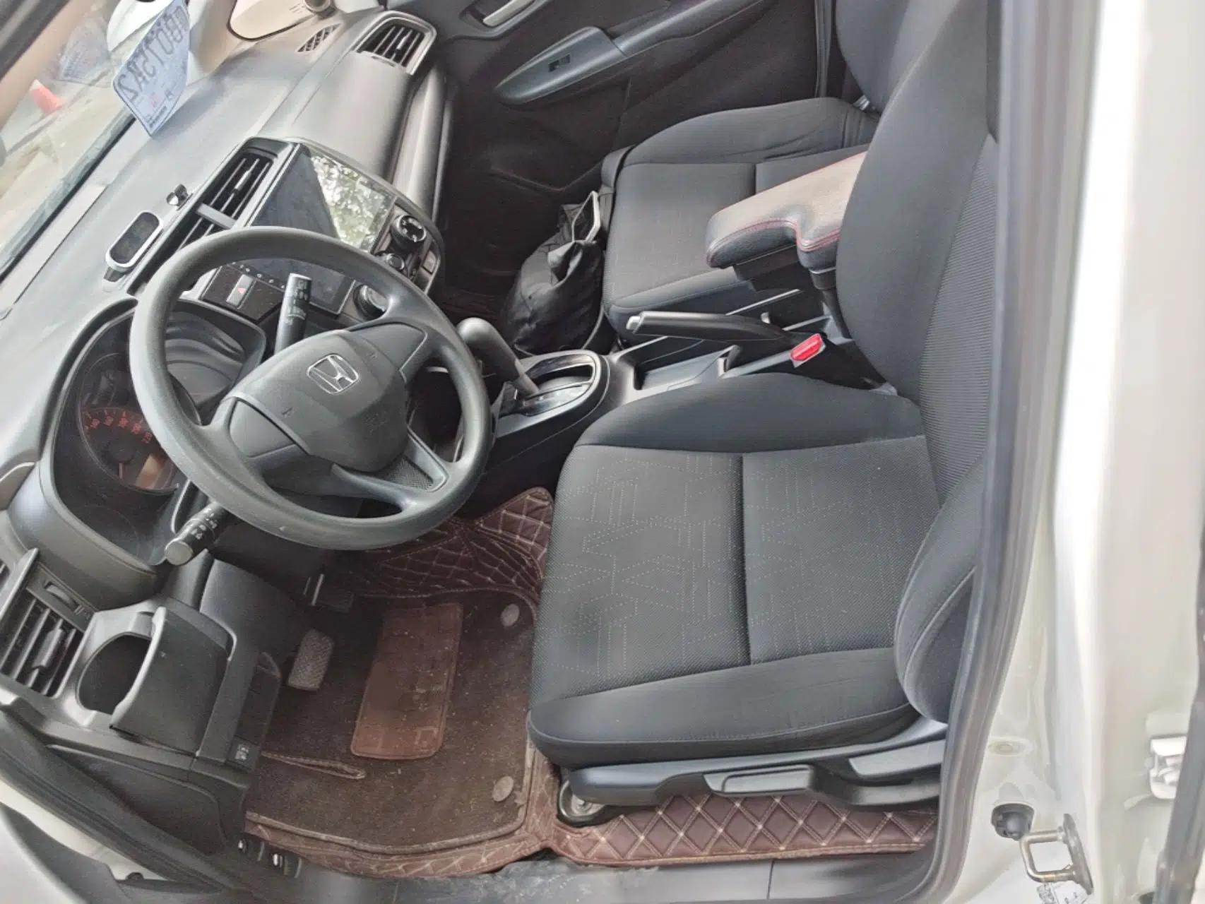 Honda Fit 2018 1.5L CVT Comfort Version — миниатюра 17