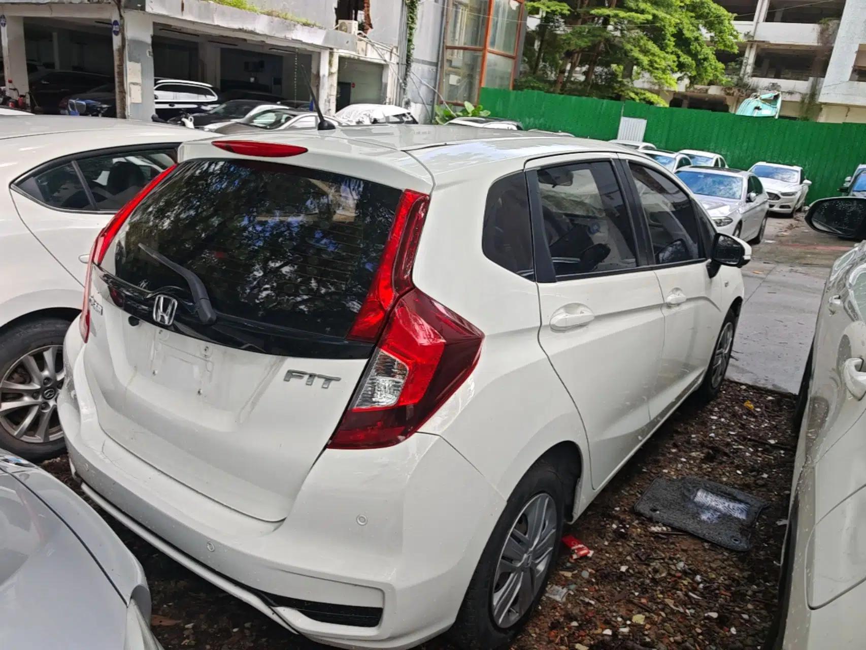 Honda Fit 2018 1.5L CVT Comfort Version — миниатюра 6