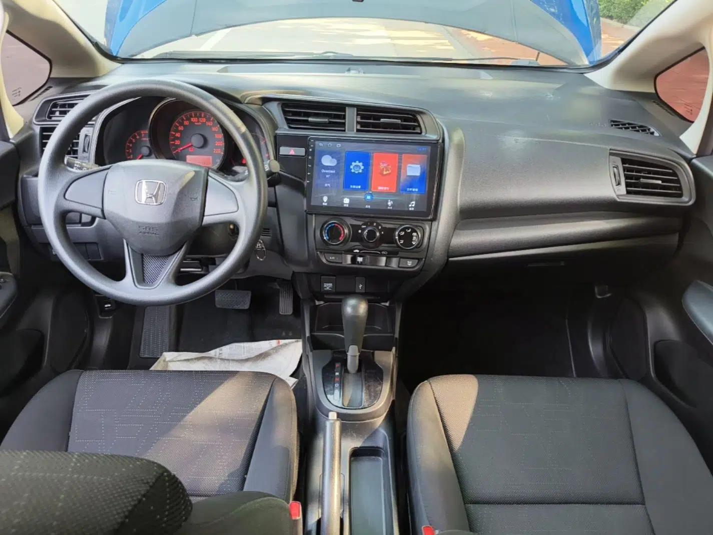 Honda Fit 2018 1.5L CVT Comfort Version — миниатюра 12