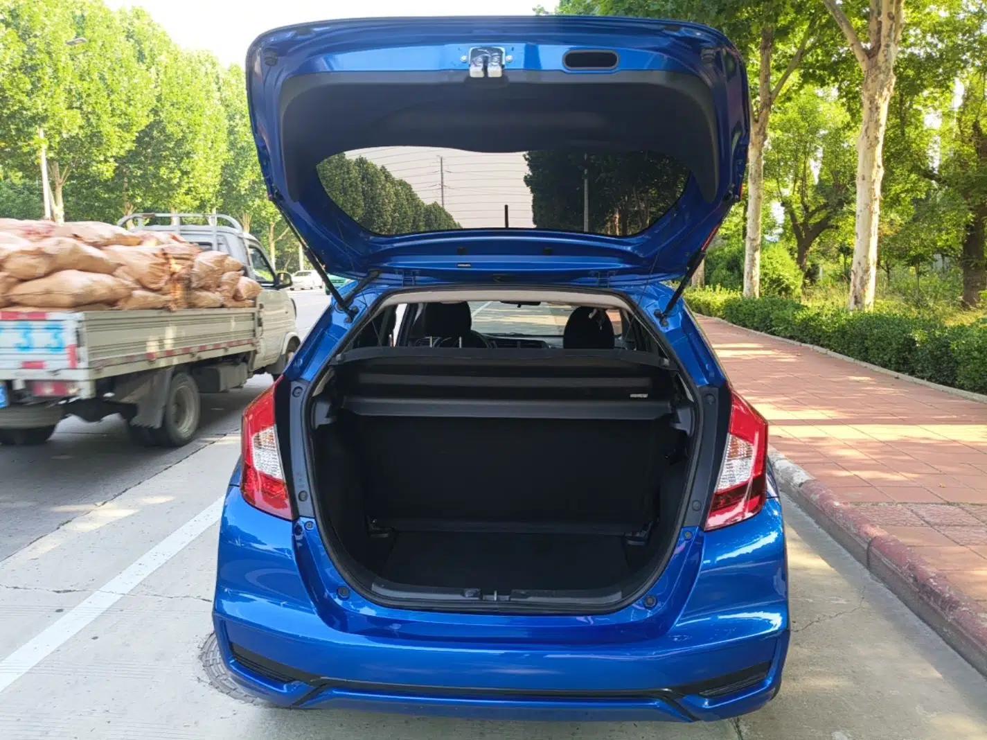 Honda Fit 2018 1.5L CVT Comfort Version — миниатюра 22