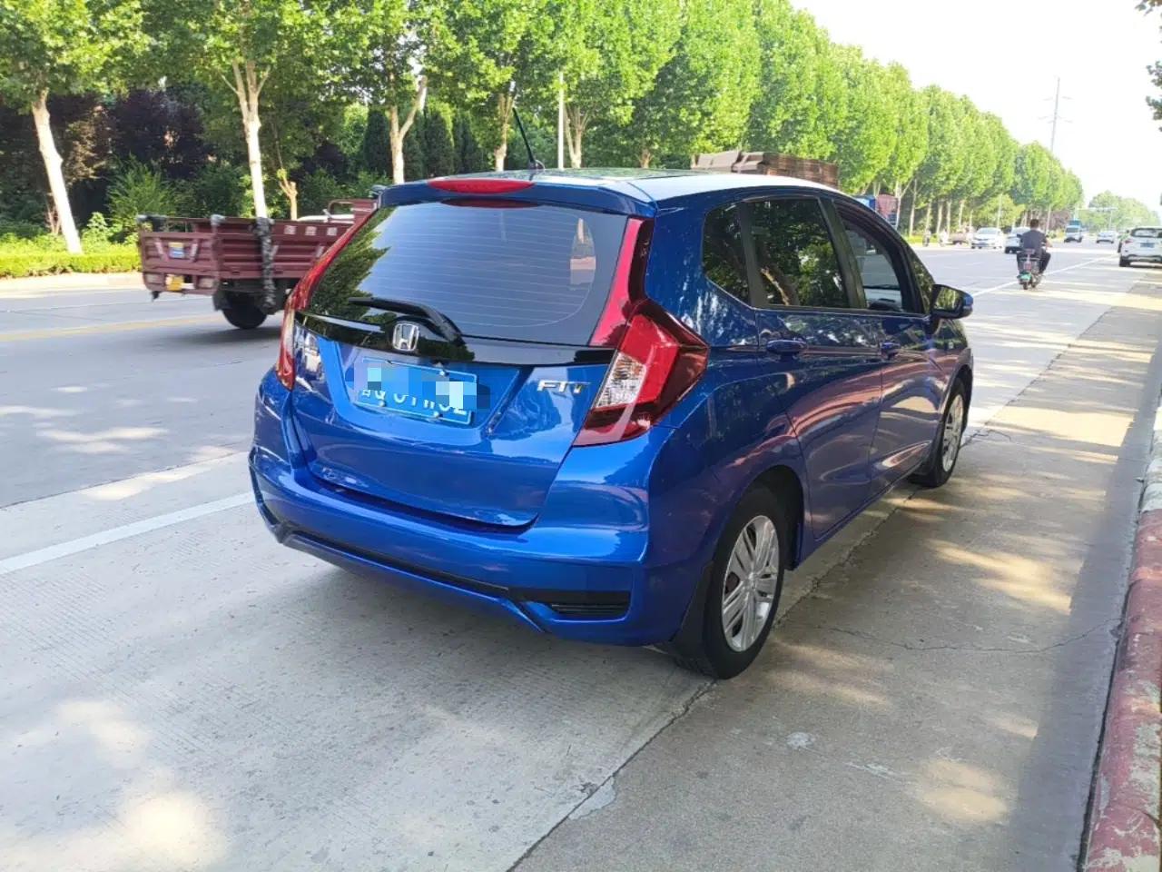 Honda Fit 2018 1.5L CVT Comfort Version — миниатюра 6