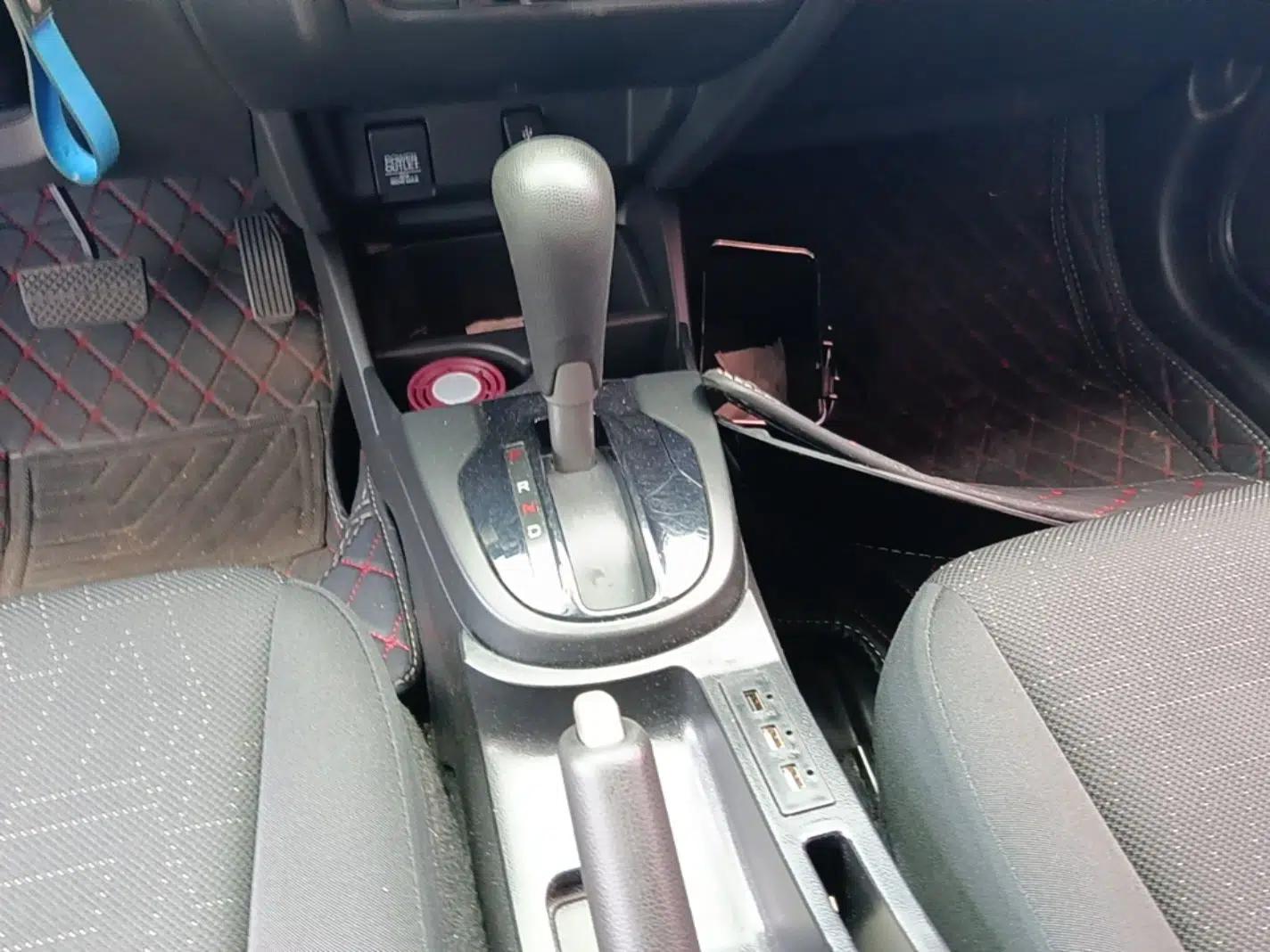 Honda Fit 2016 1.5L LXS CVT Comfort Sunroof Version — миниатюра 16