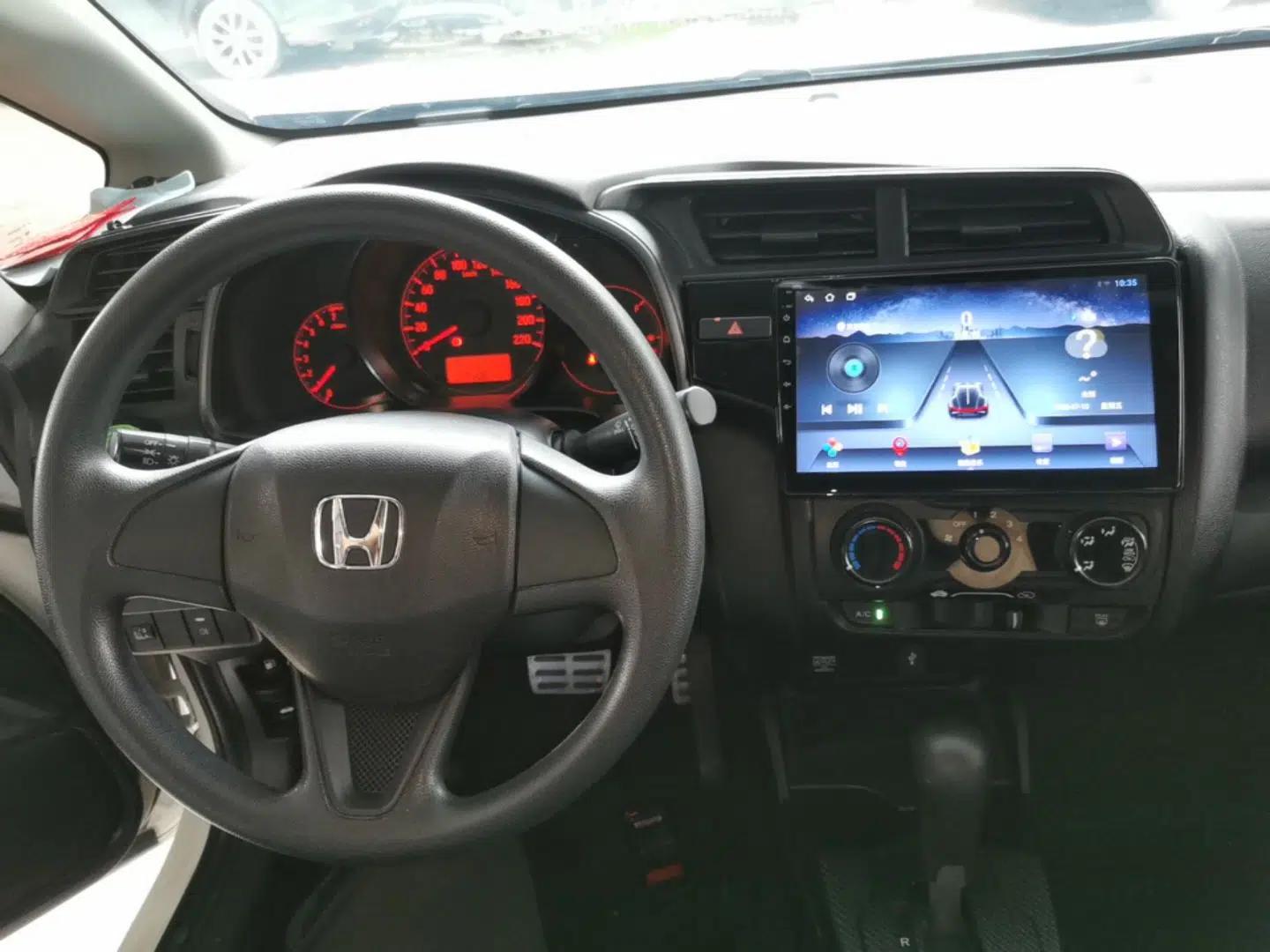 Honda Fit 2018 1.5L CVT Comfort Version — миниатюра 12
