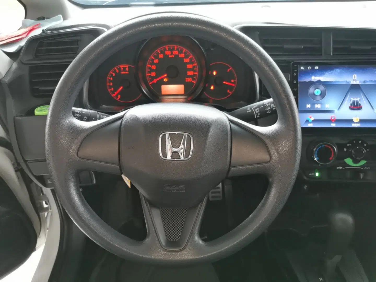 Honda Fit 2018 1.5L CVT Comfort Version — миниатюра 13