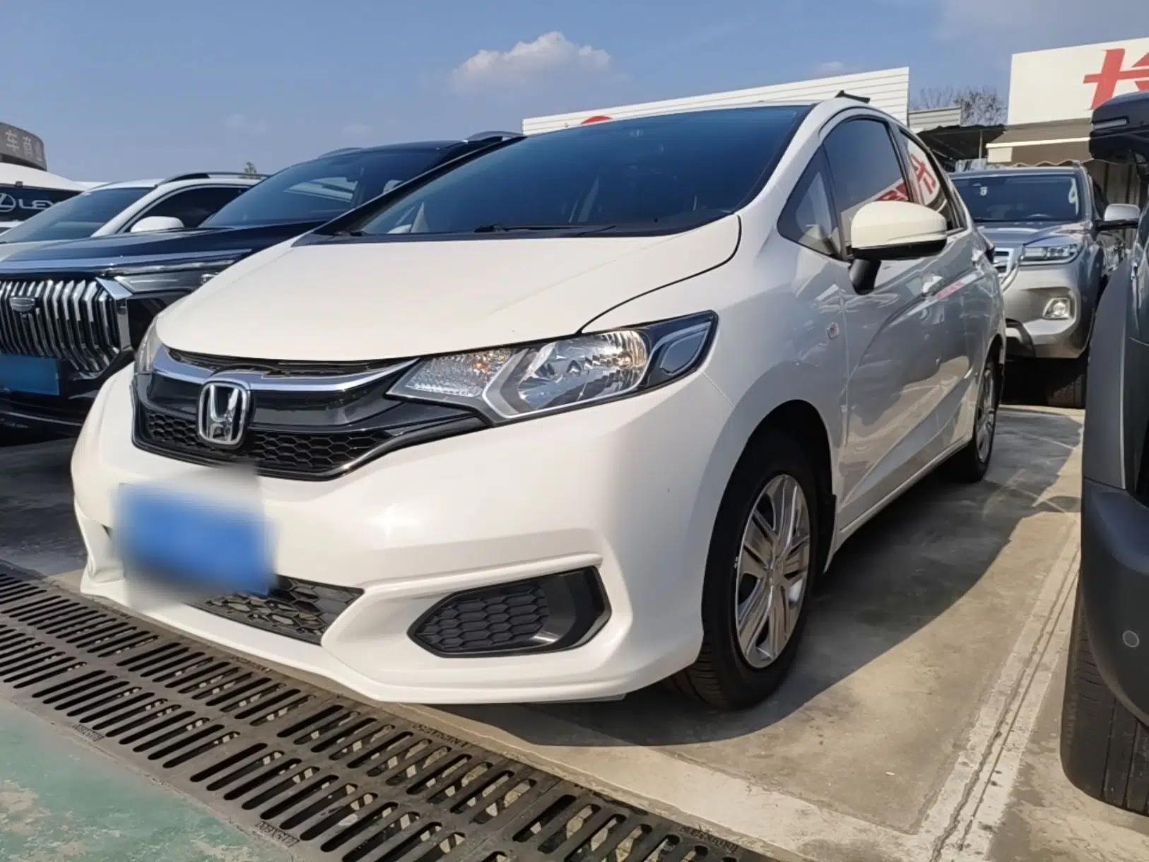 Honda Fit 2018 1.5L CVT Comfort Version — миниатюра 1