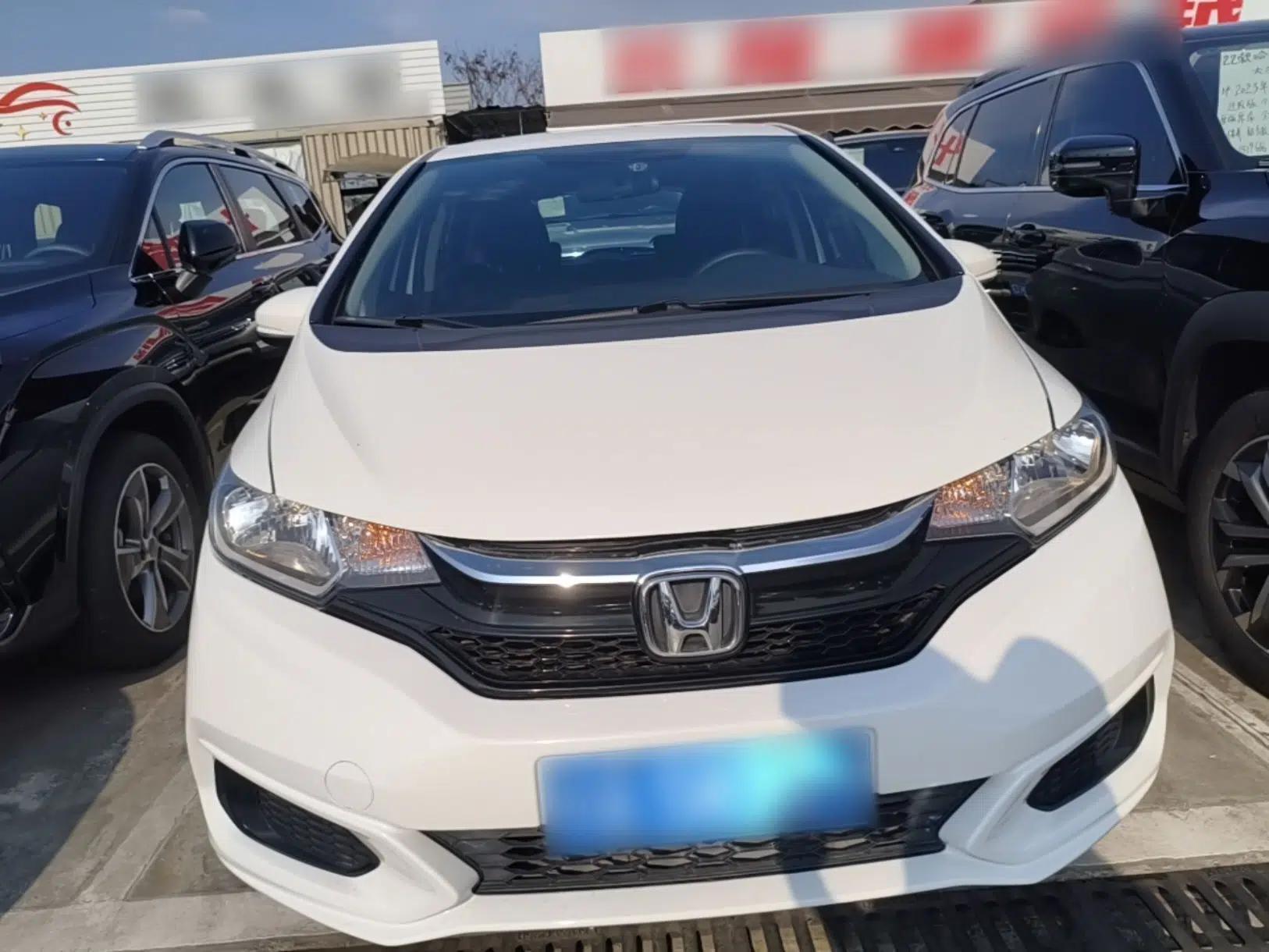 Honda Fit 2018 1.5L CVT Comfort Version — миниатюра 2