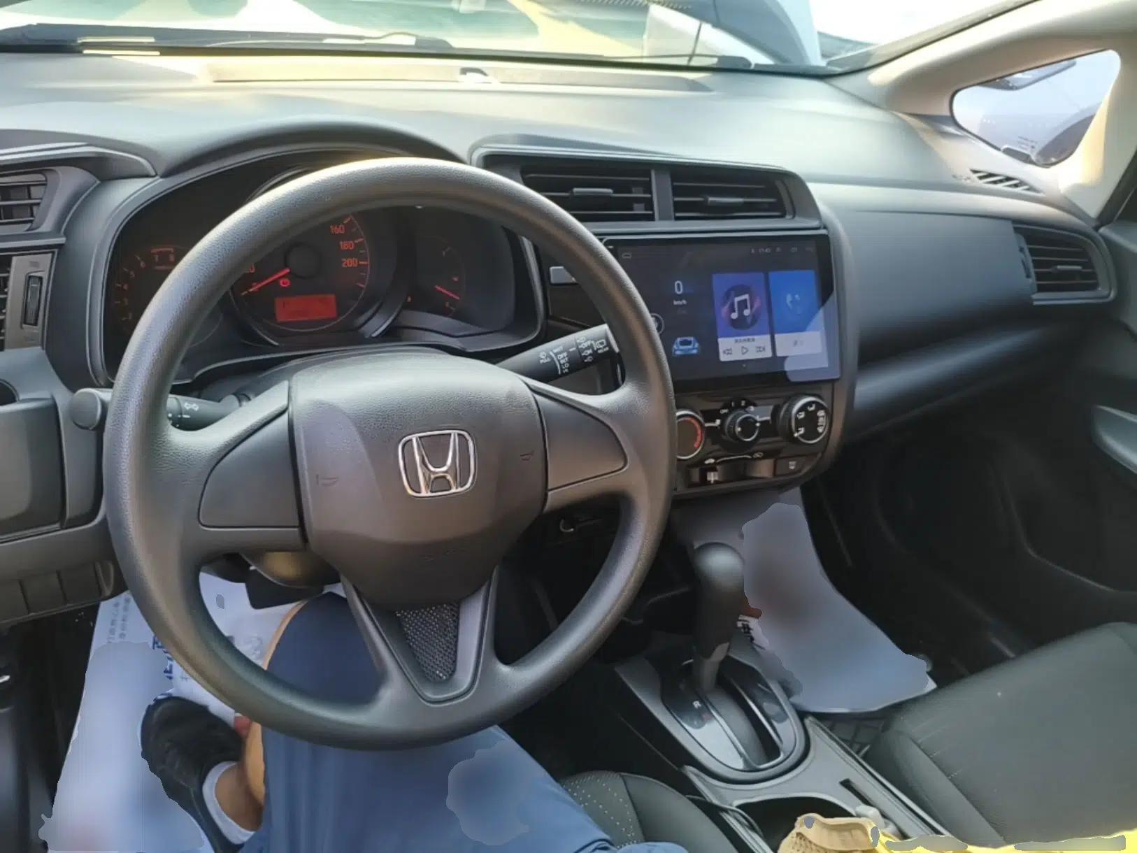 Honda Fit 2018 1.5L CVT Comfort Version — миниатюра 17