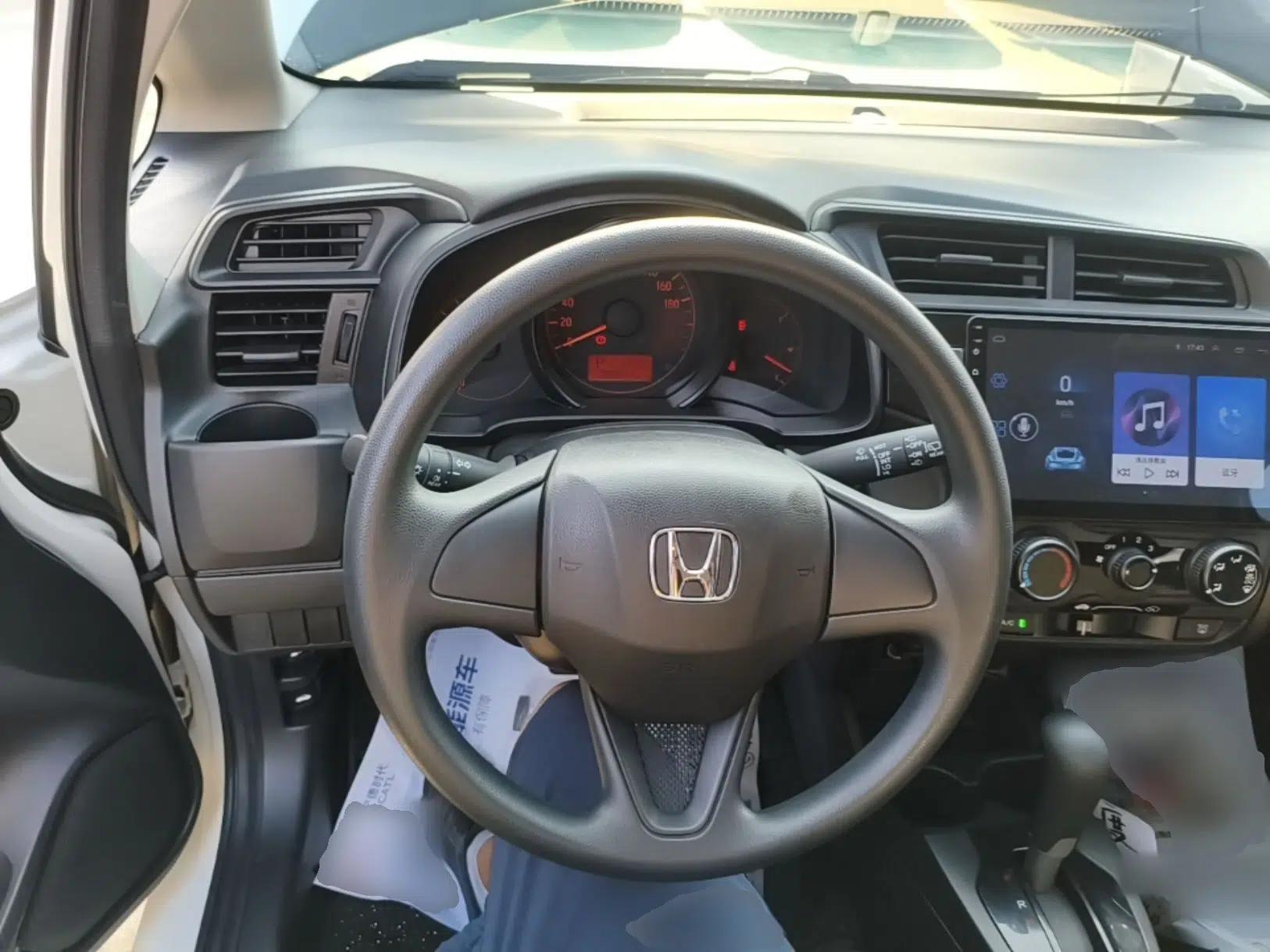 Honda Fit 2018 1.5L CVT Comfort Version — миниатюра 18