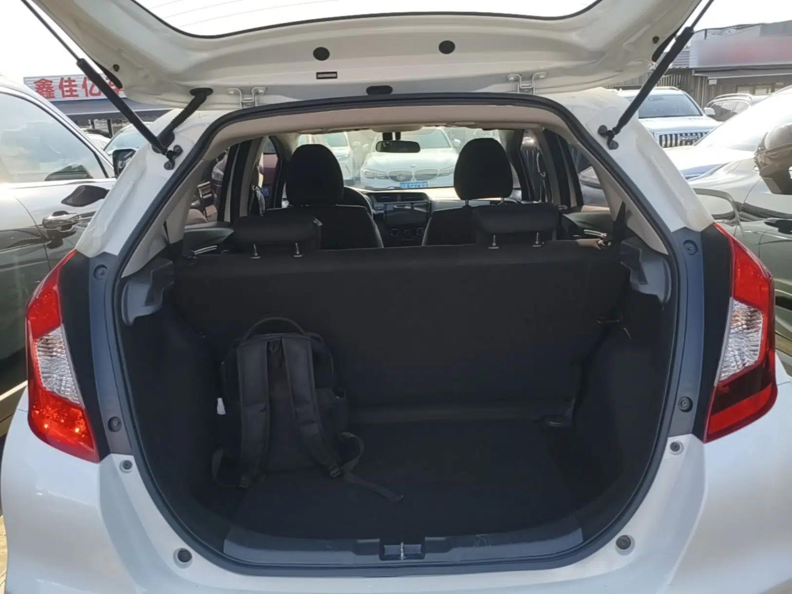 Honda Fit 2018 1.5L CVT Comfort Version — миниатюра 27