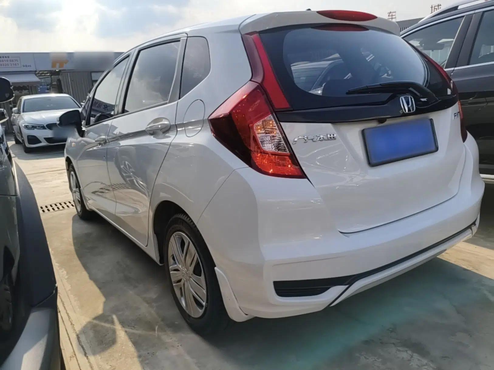 Honda Fit 2018 1.5L CVT Comfort Version — миниатюра 4