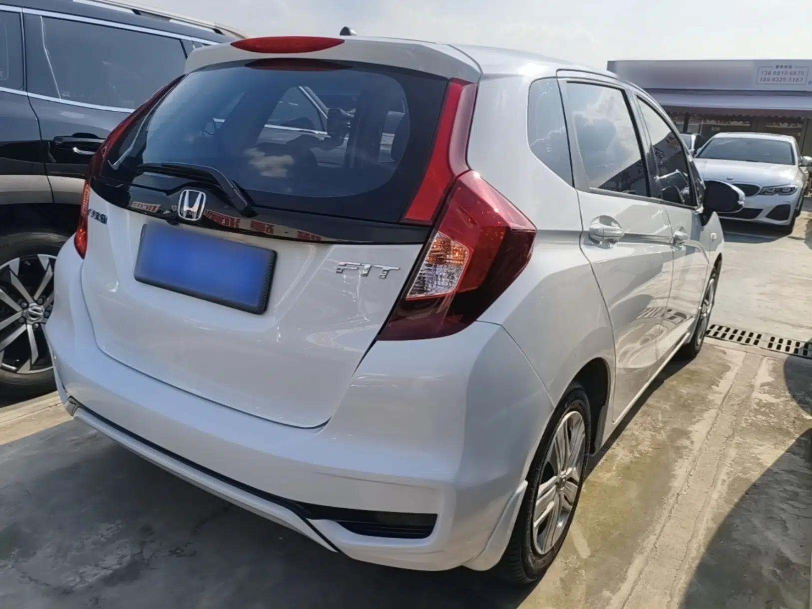 Honda Fit 2018 1.5L CVT Comfort Version — миниатюра 6