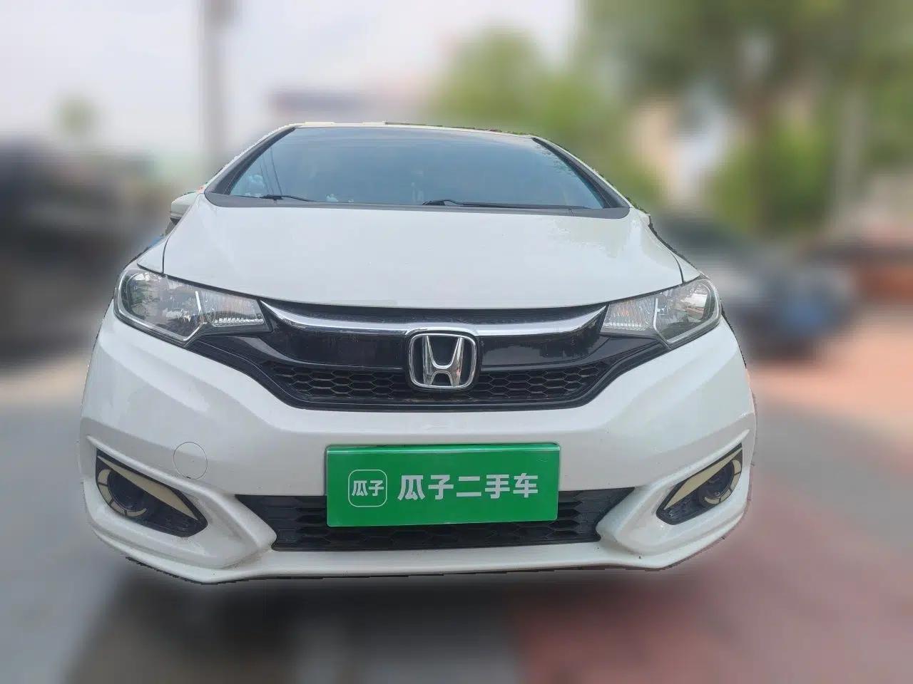 Honda Fit 2018 1.5L CVT Comfort Version — миниатюра 2