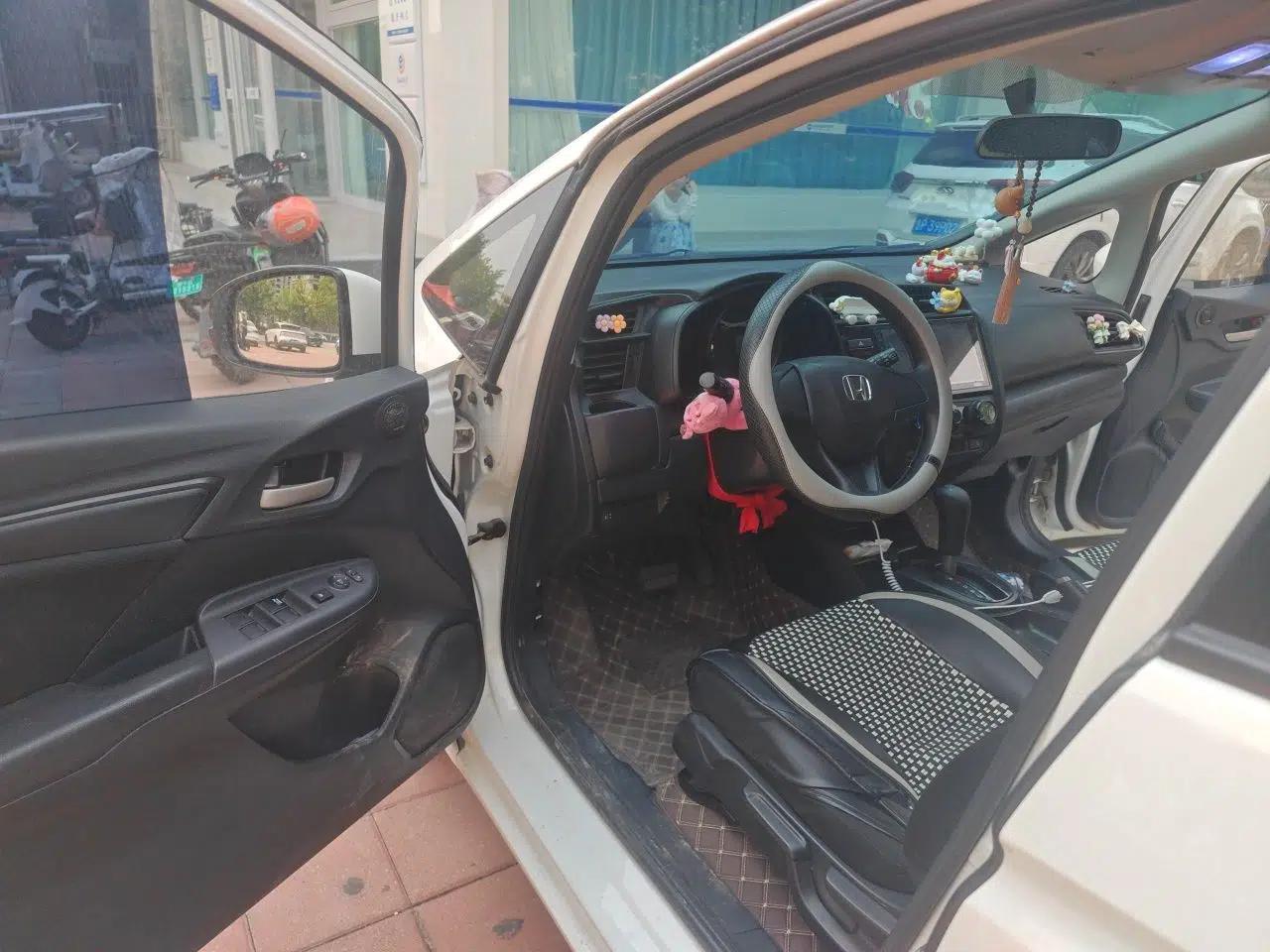 Honda Fit 2018 1.5L CVT Comfort Version — миниатюра 16