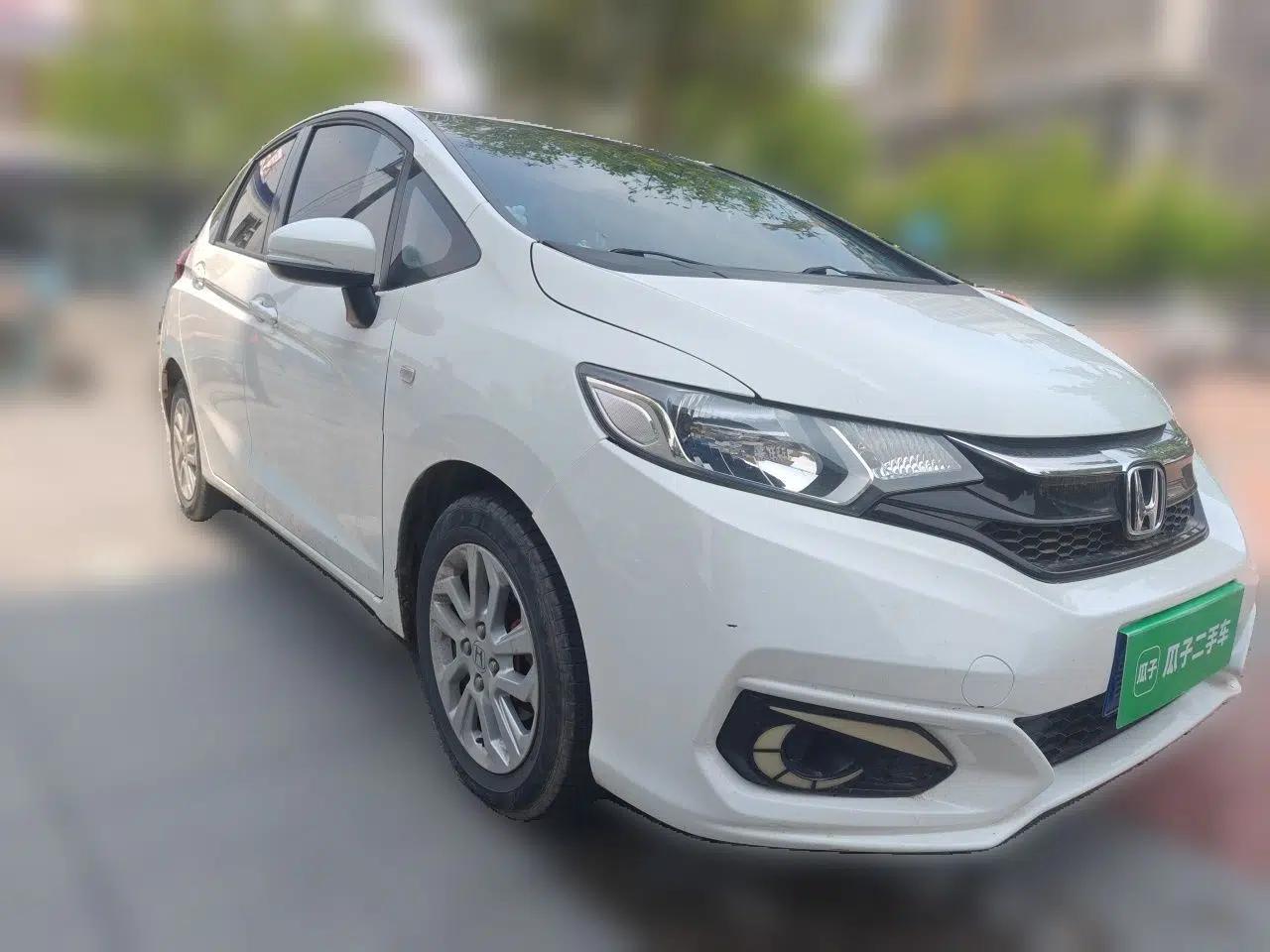 Honda Fit 2018 1.5L CVT Comfort Version — миниатюра 3