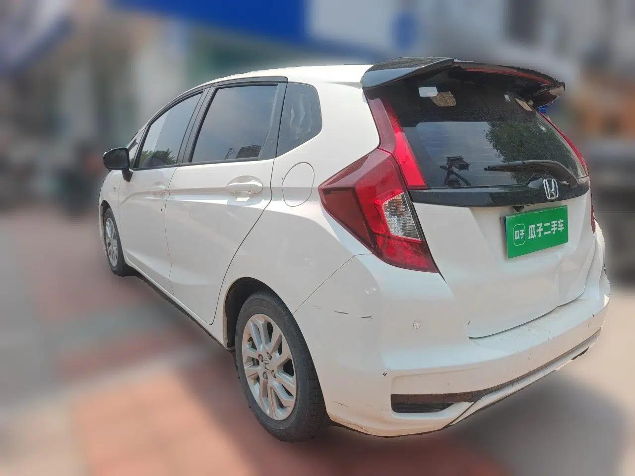 Honda Fit 2018 1.5L CVT Comfort Version — миниатюра 4