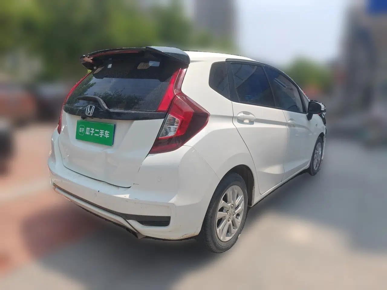 Honda Fit 2018 1.5L CVT Comfort Version — миниатюра 6