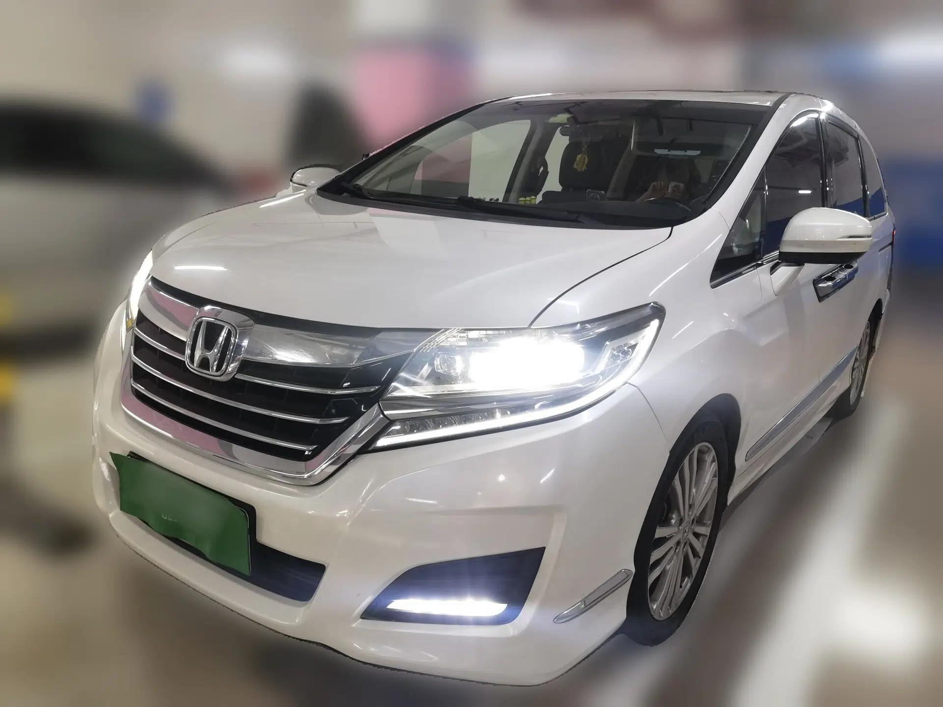Honda Elysion 2016 2.4L Luxury Edition — миниатюра 1