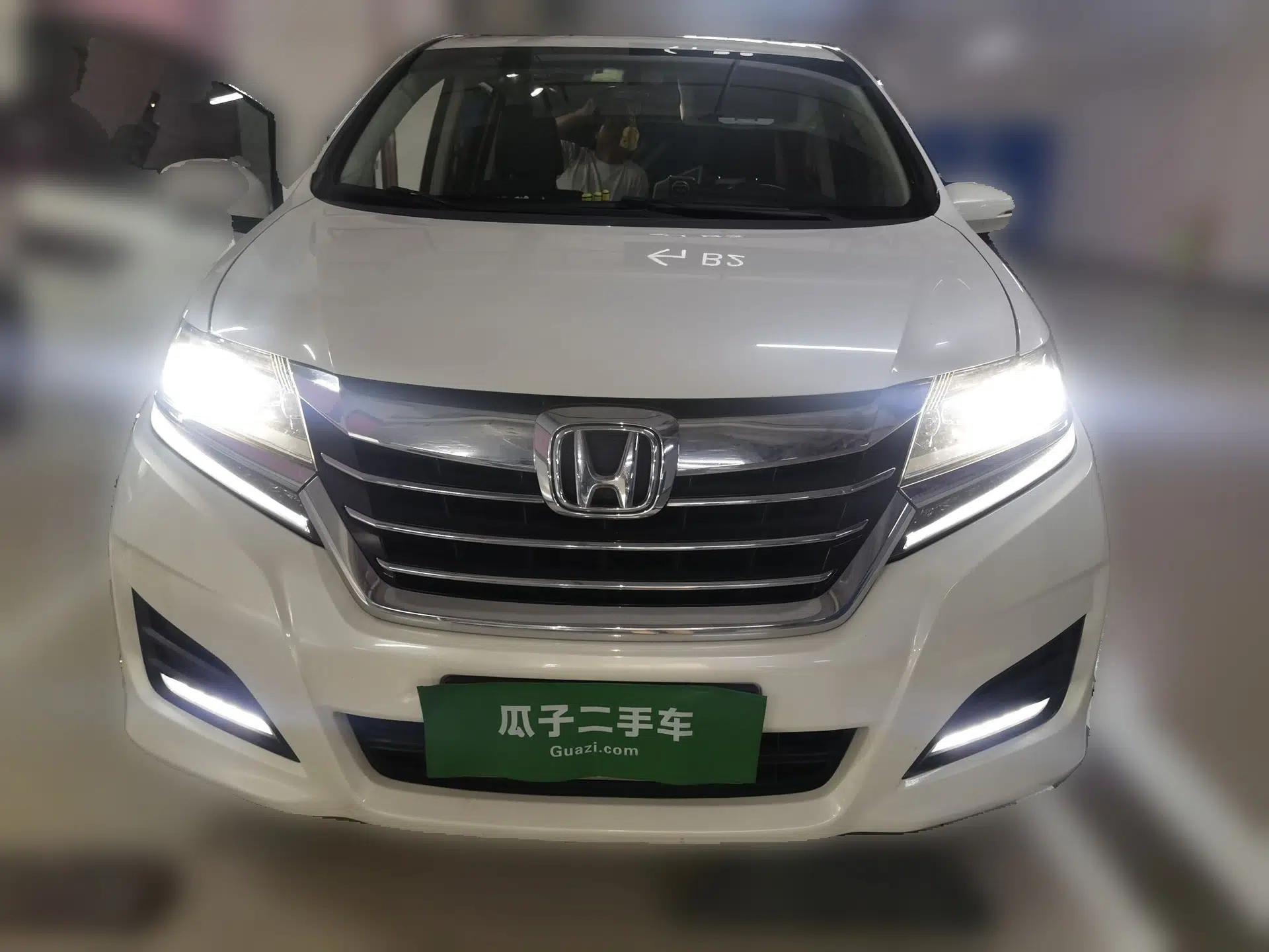 Honda Elysion 2016 2.4L Luxury Edition — миниатюра 2