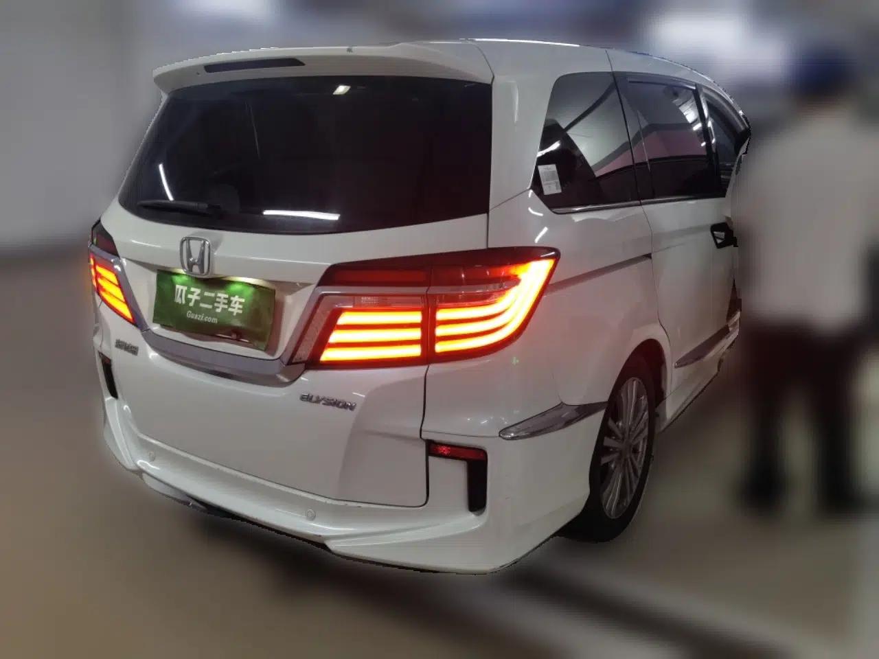 Honda Elysion 2016 2.4L Luxury Edition — миниатюра 6