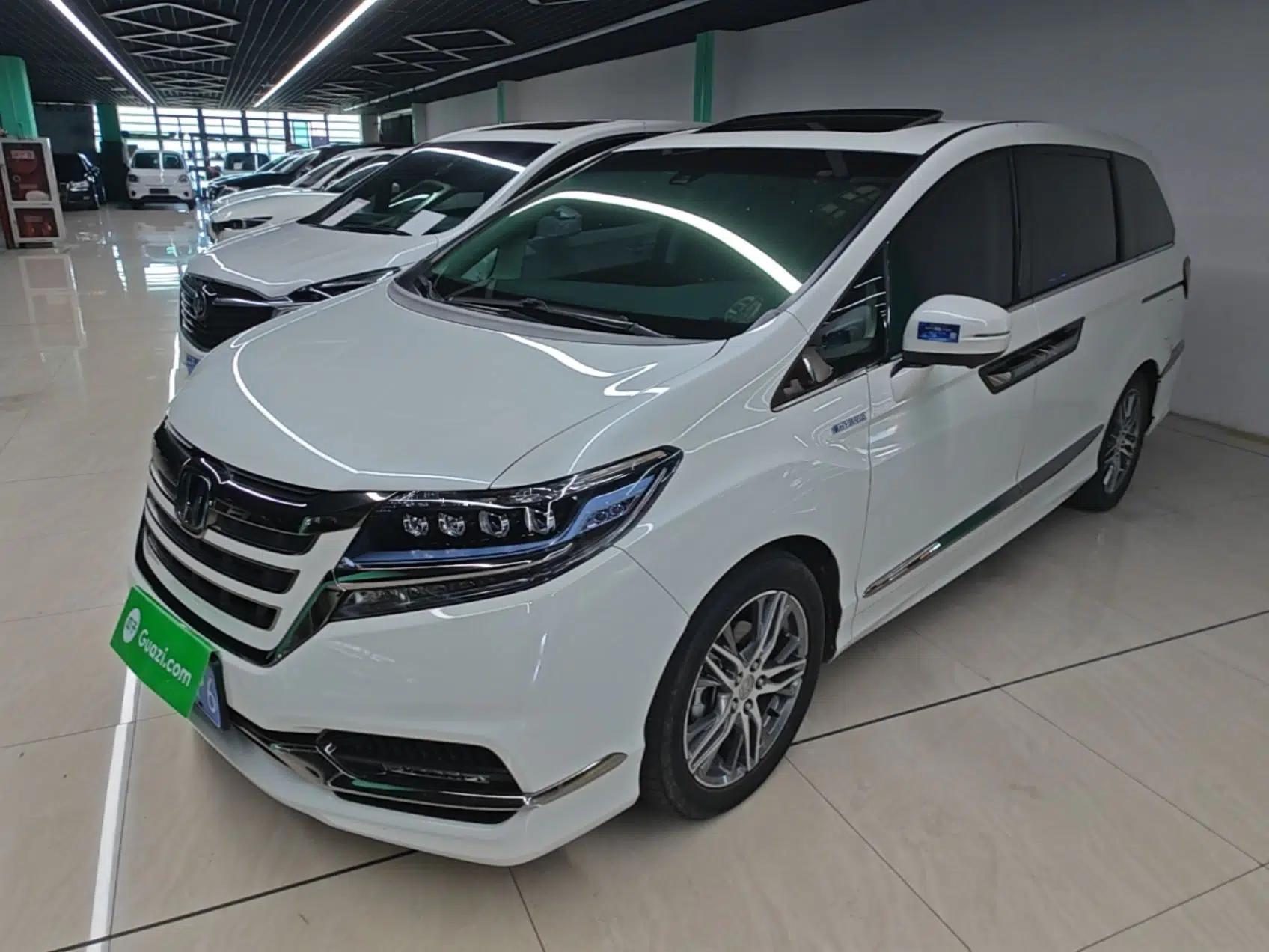 Honda Elysion 2019 2.0L Hybrid Luxury Edition — миниатюра 1