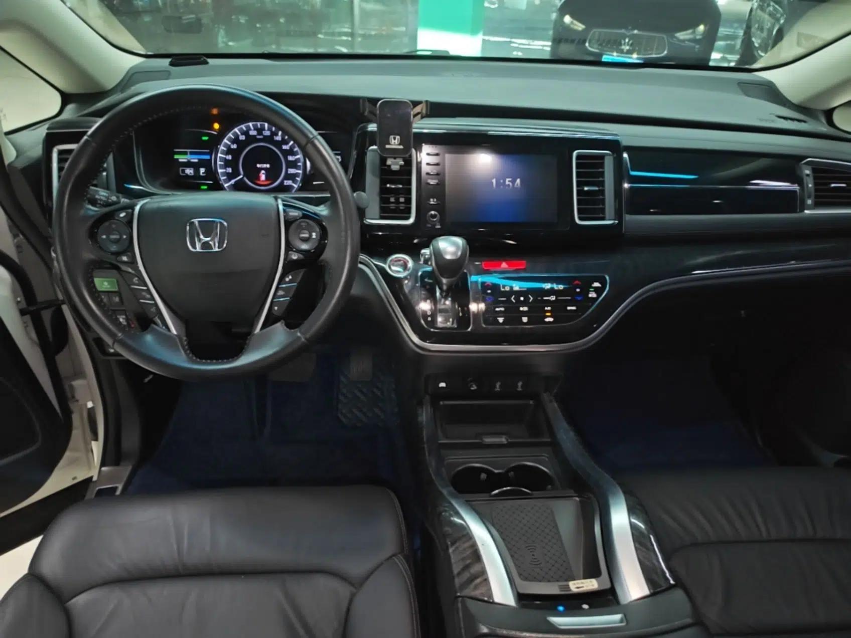 Honda Elysion 2019 2.0L Hybrid Luxury Edition — миниатюра 12
