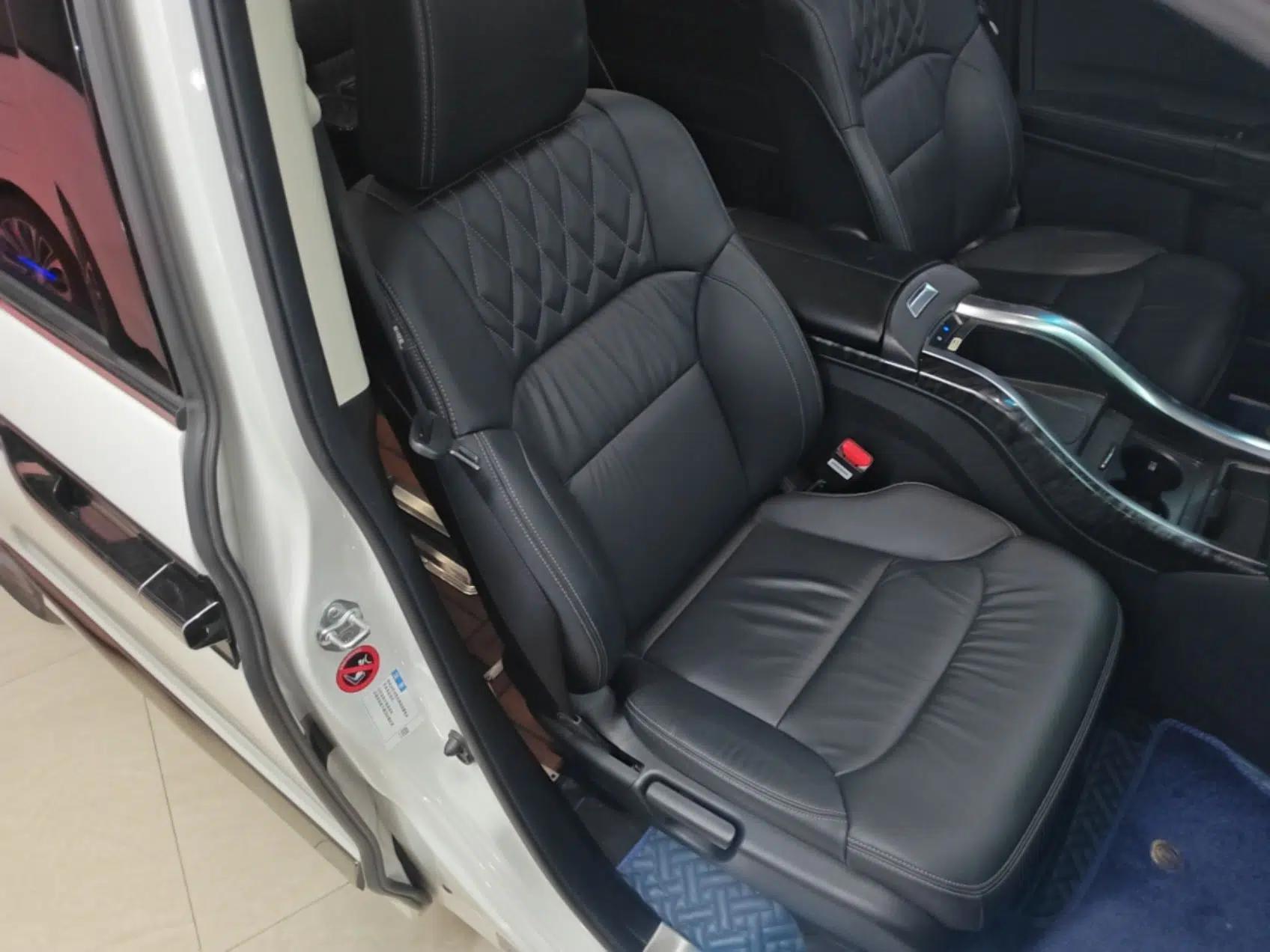 Honda Elysion 2019 2.0L Hybrid Luxury Edition — миниатюра 19