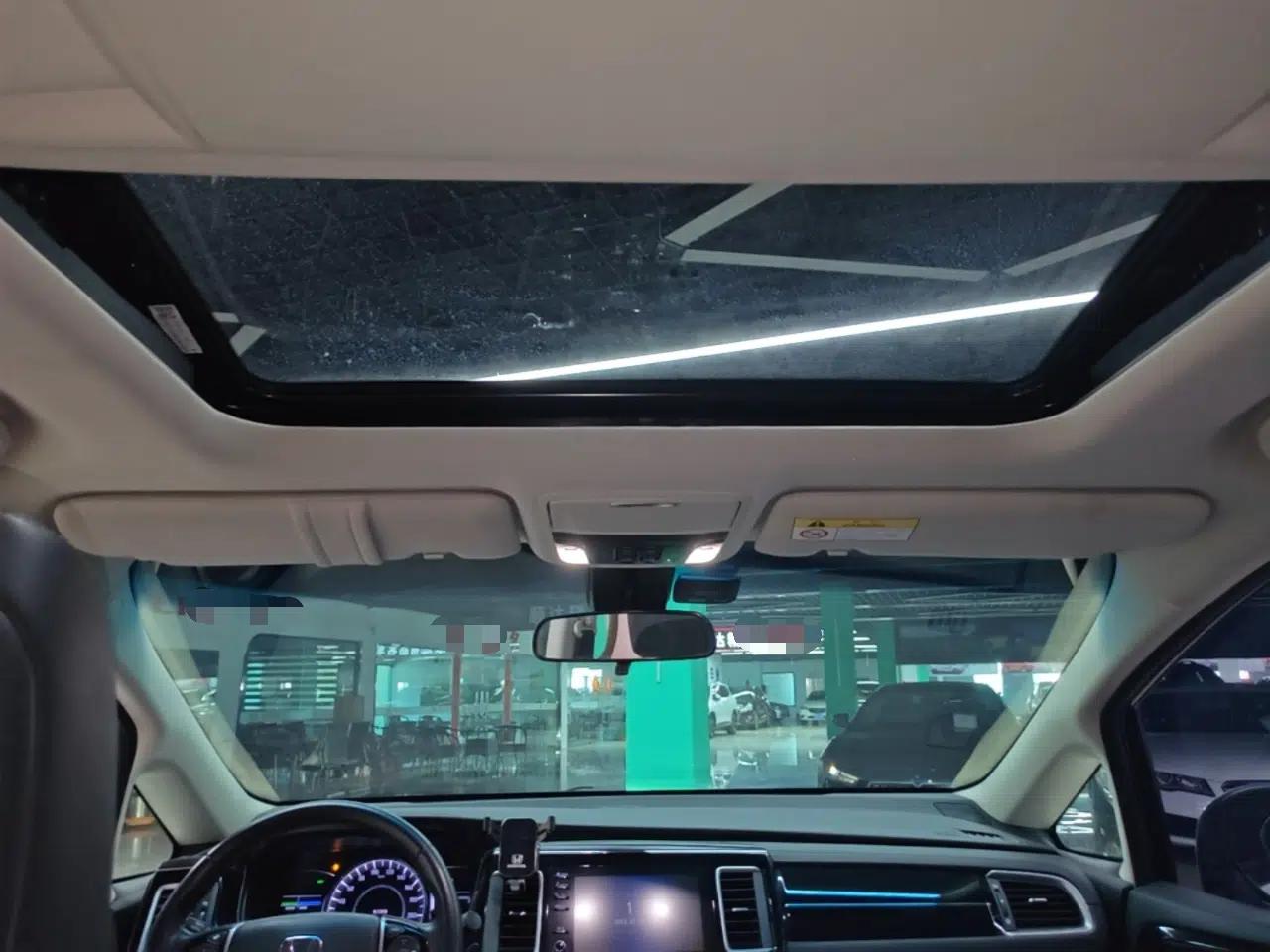 Honda Elysion 2019 2.0L Hybrid Luxury Edition — миниатюра 21