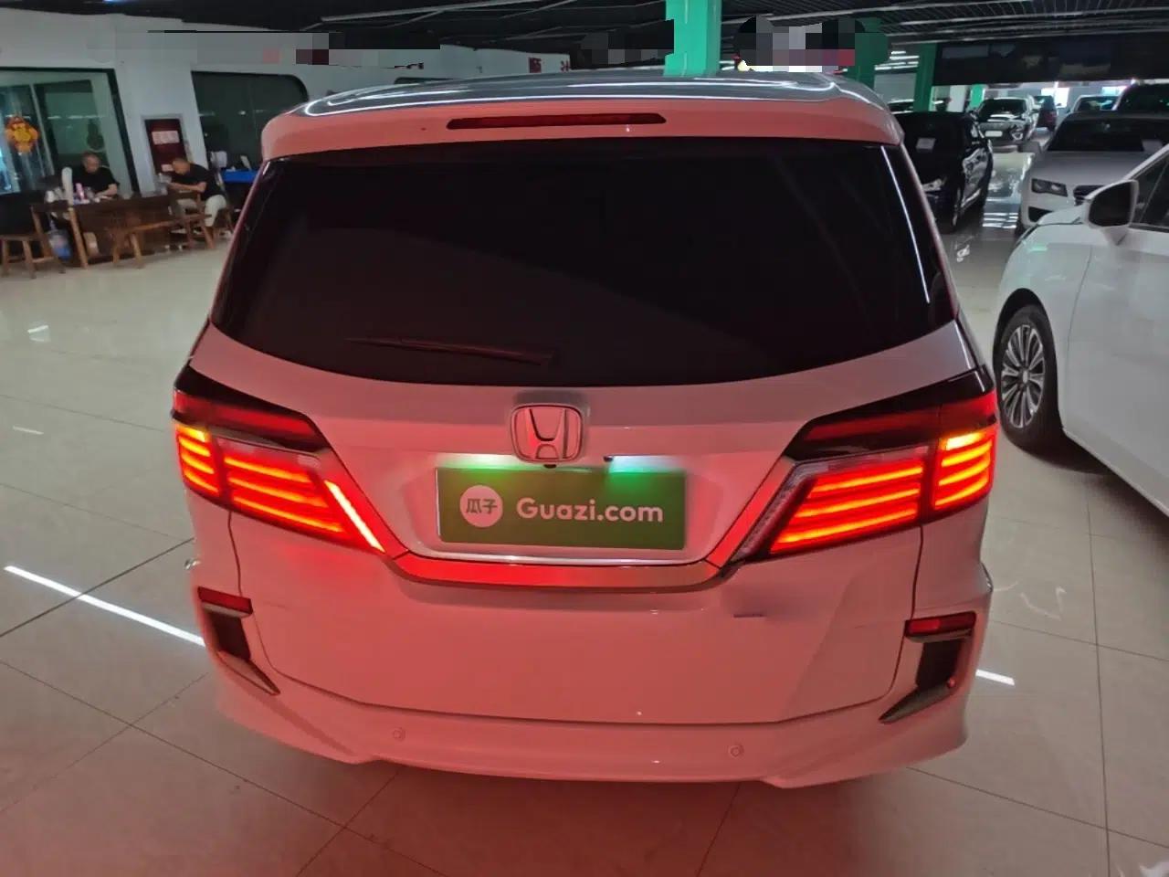 Honda Elysion 2019 2.0L Hybrid Luxury Edition — миниатюра 5