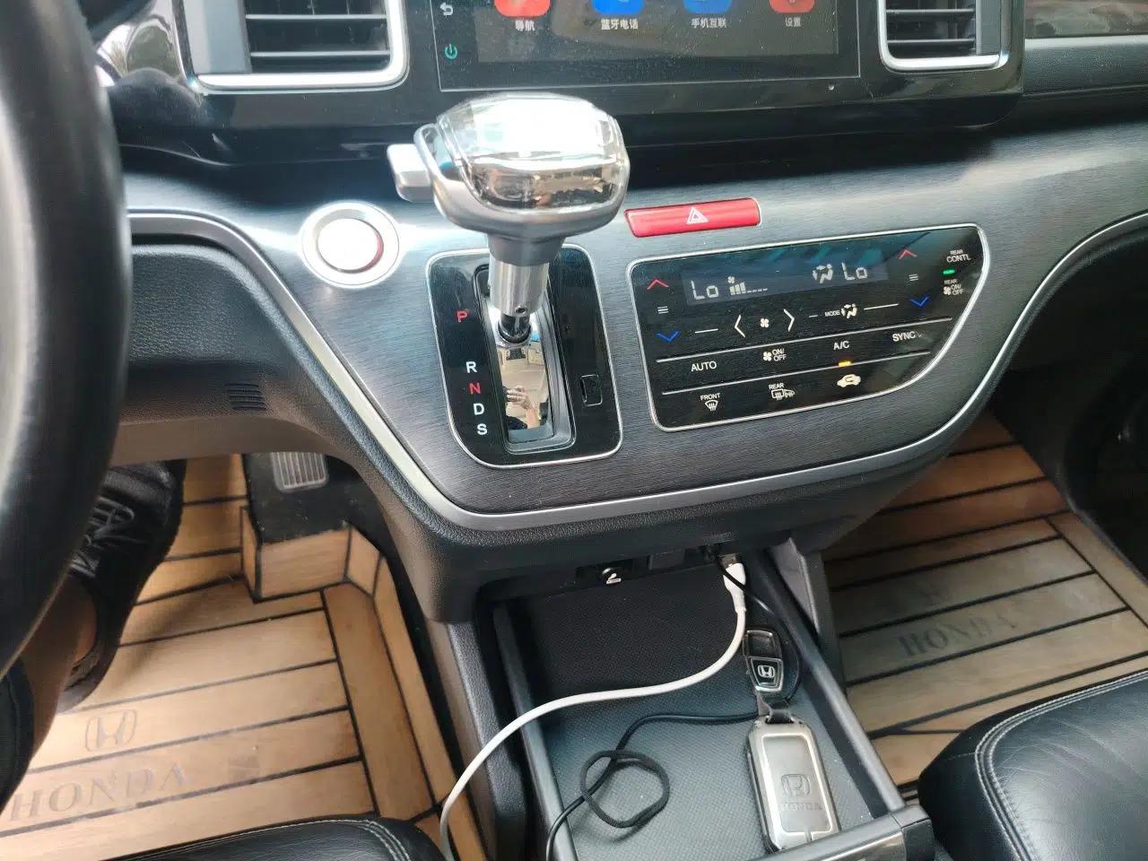 Honda Elysion 2016 2.4L Luxury Edition — миниатюра 14