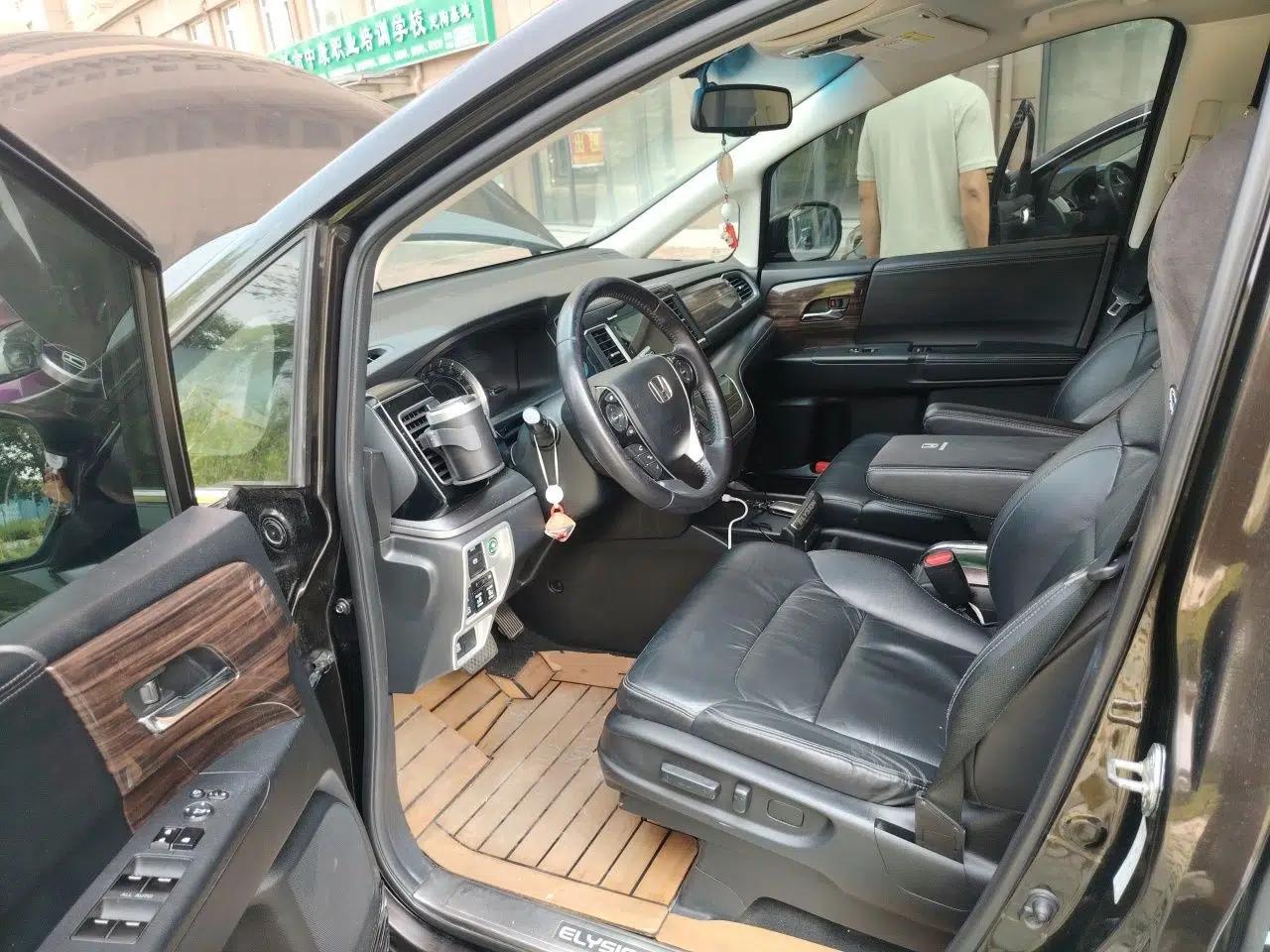 Honda Elysion 2016 2.4L Luxury Edition — миниатюра 16