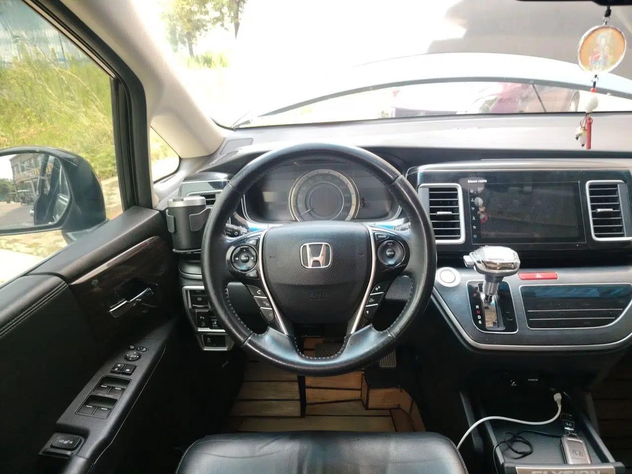 Honda Elysion 2016 2.4L Luxury Edition — миниатюра 10