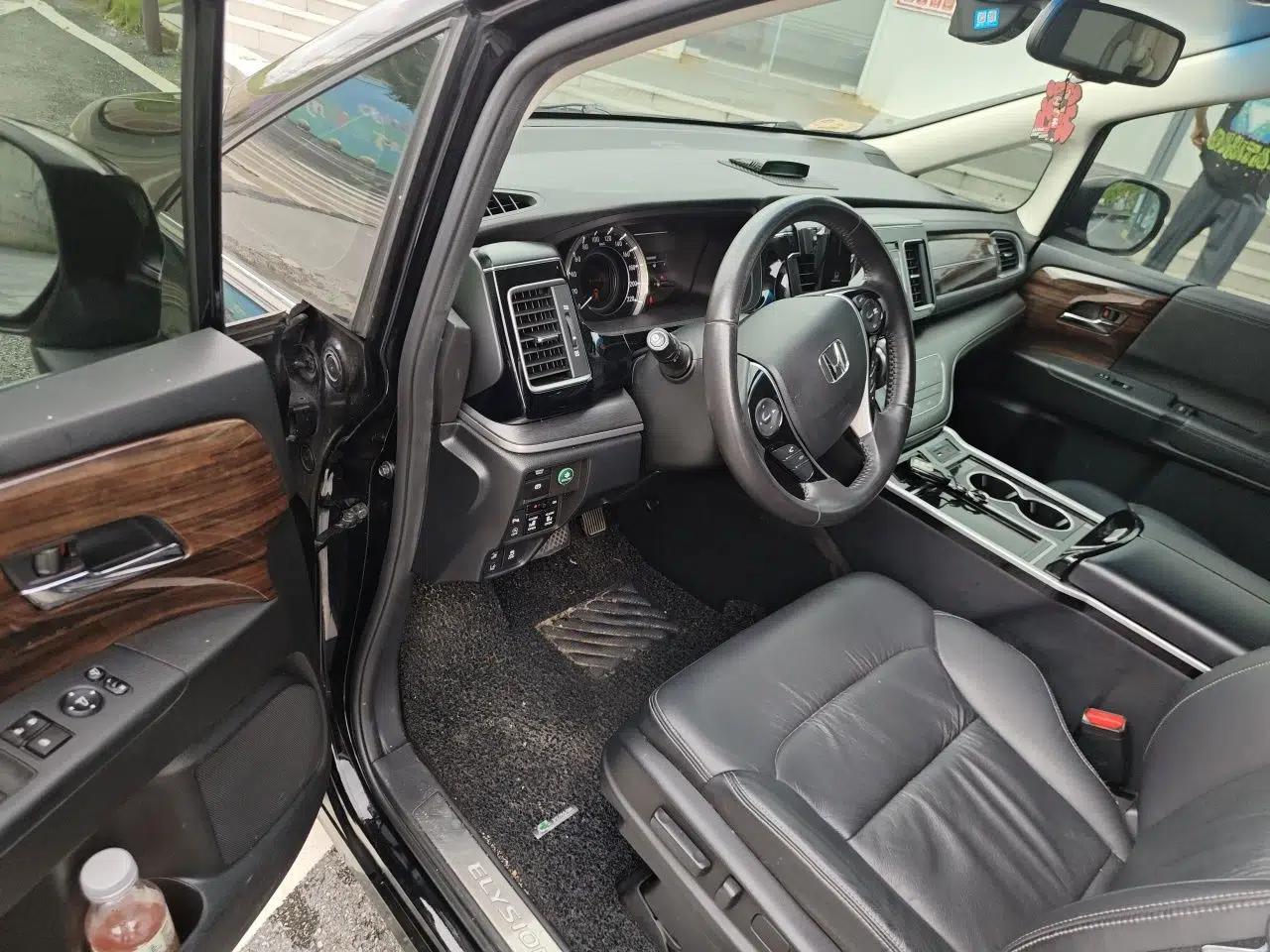 Honda Elysion 2016 2.4L Supreme Edition — миниатюра 16