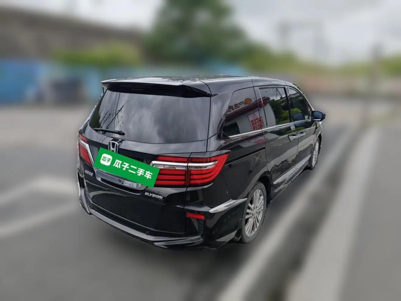 Honda Elysion 2016 2.4L Supreme Edition — миниатюра 6