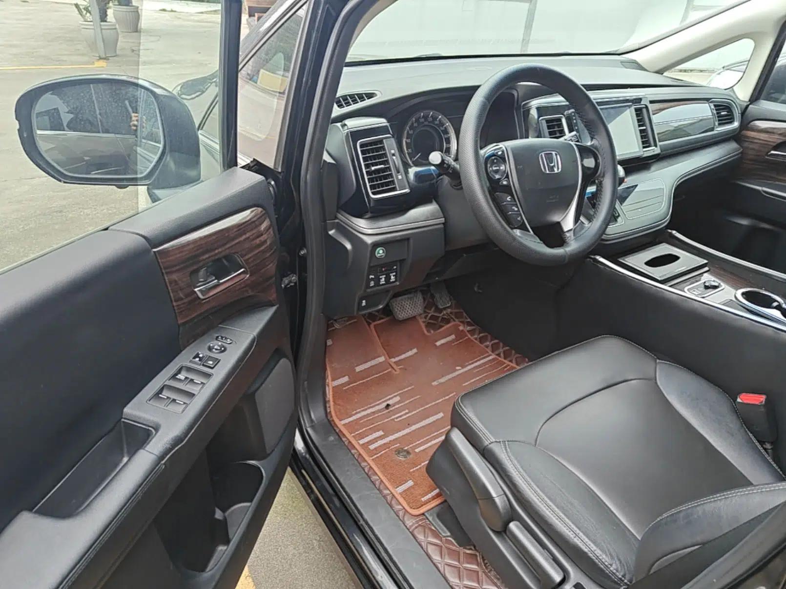 Honda Elysion 2016 2.4L Classic Edition — миниатюра 18