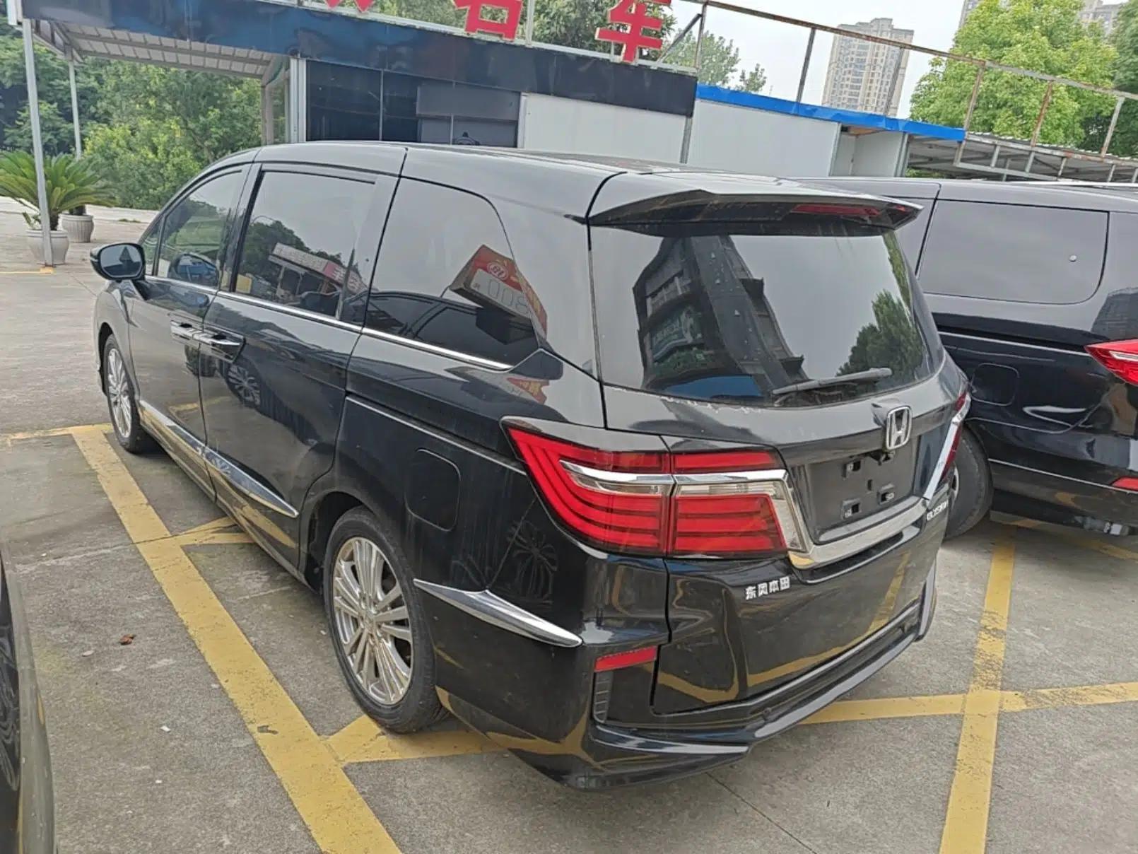 Honda Elysion 2016 2.4L Classic Edition — миниатюра 4
