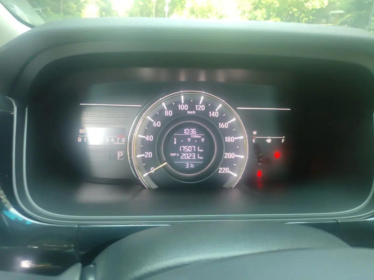 Honda Elysion 2016 2.4L Classic Edition — миниатюра 11