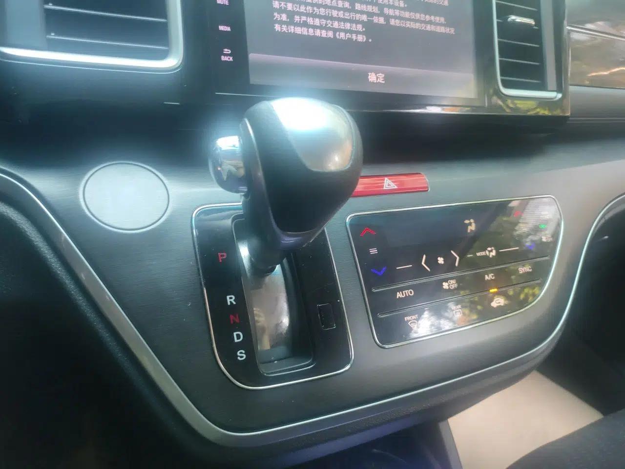 Honda Elysion 2016 2.4L Classic Edition — миниатюра 14