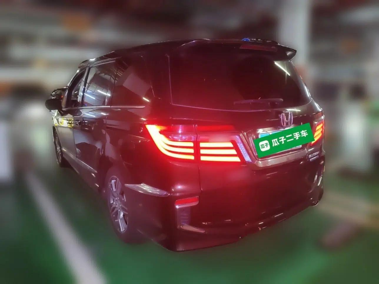 Honda Elysion 2019 2.0L Hybrid Luxury Edition — миниатюра 4